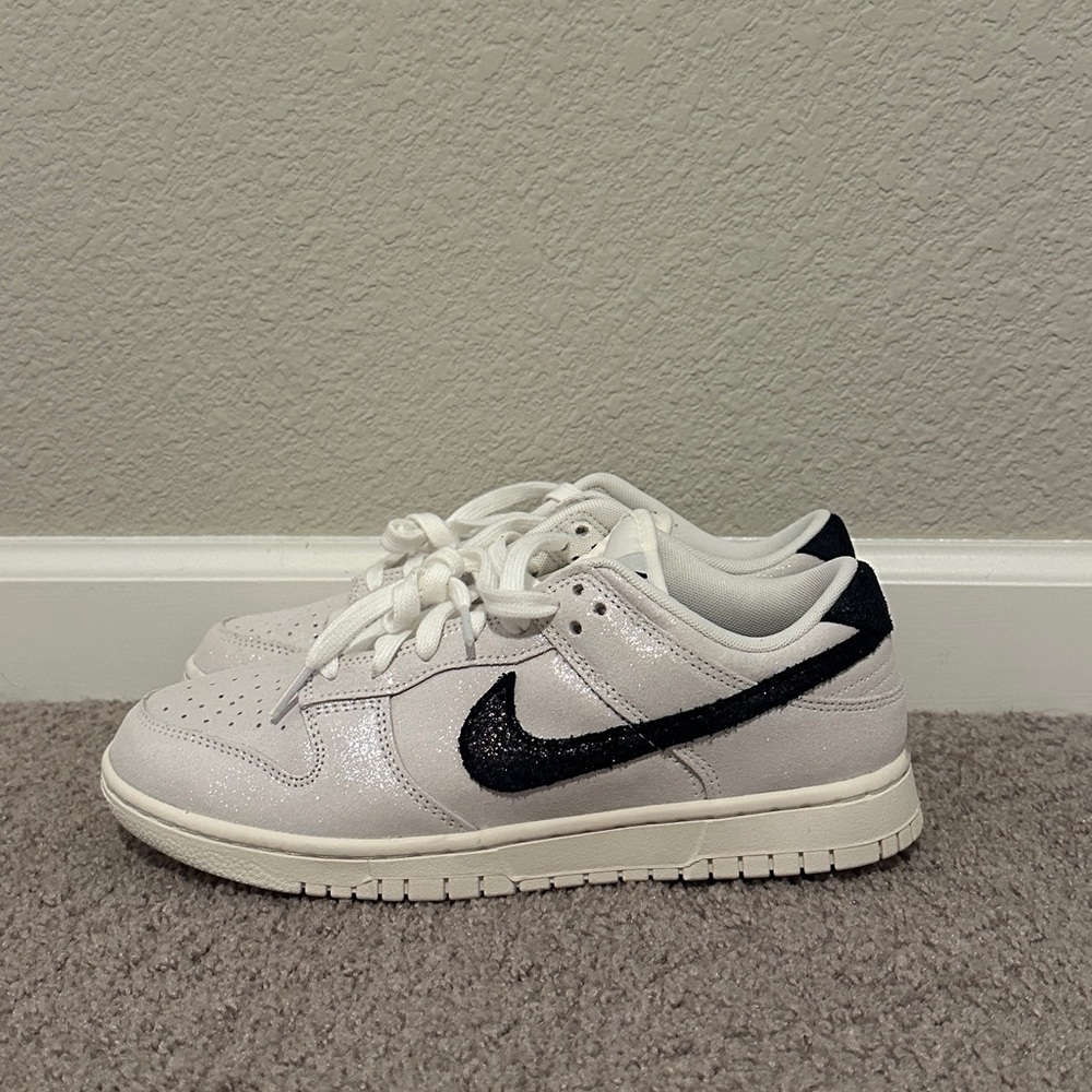 Nike Dunk Low SE 'White Glittery Suede'
